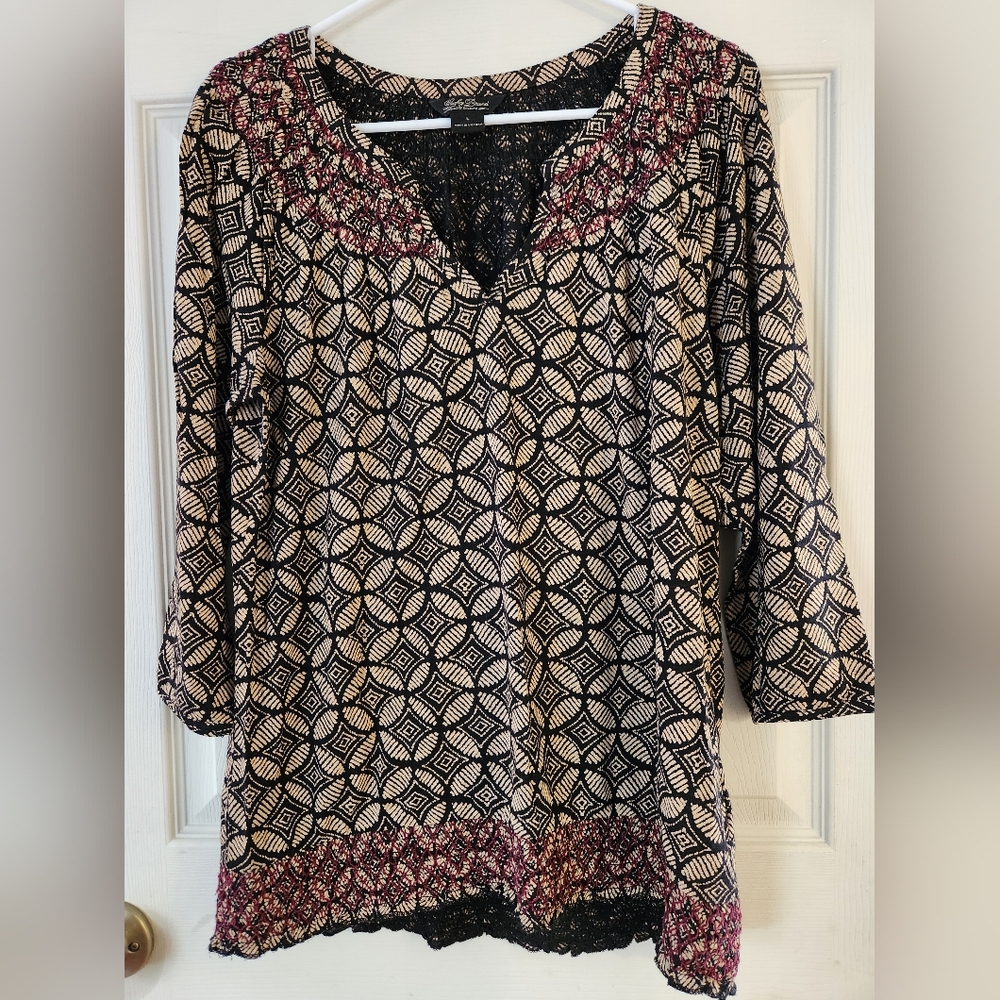 2/15 TOPS Lucky Brand Black and Cream Patterned Tunic